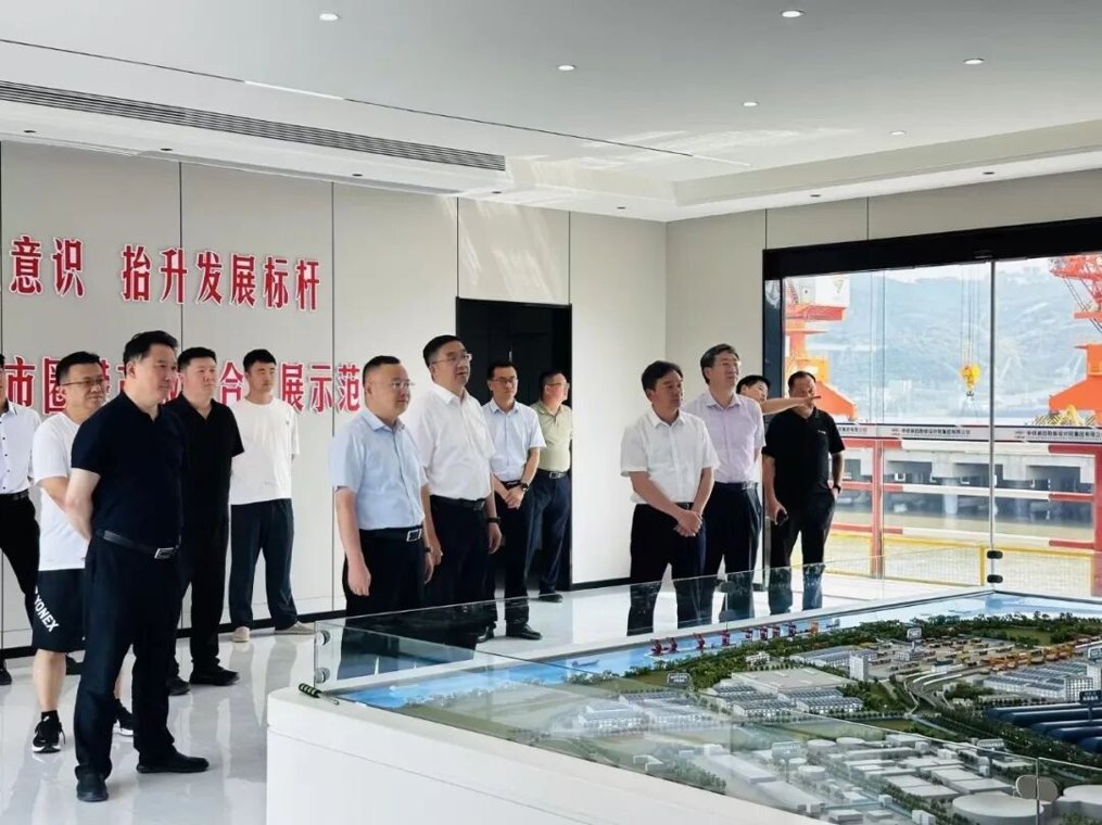 上海天海防务总裁占金锋来武穴洽谈项目合作